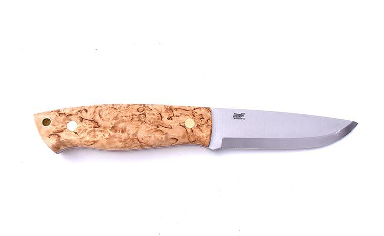 Brisa Trapper 95 con mango de madera de abedul rizado estabilizada y hoja scandi de acero carbono O1 con funda bushcraft con pedernal