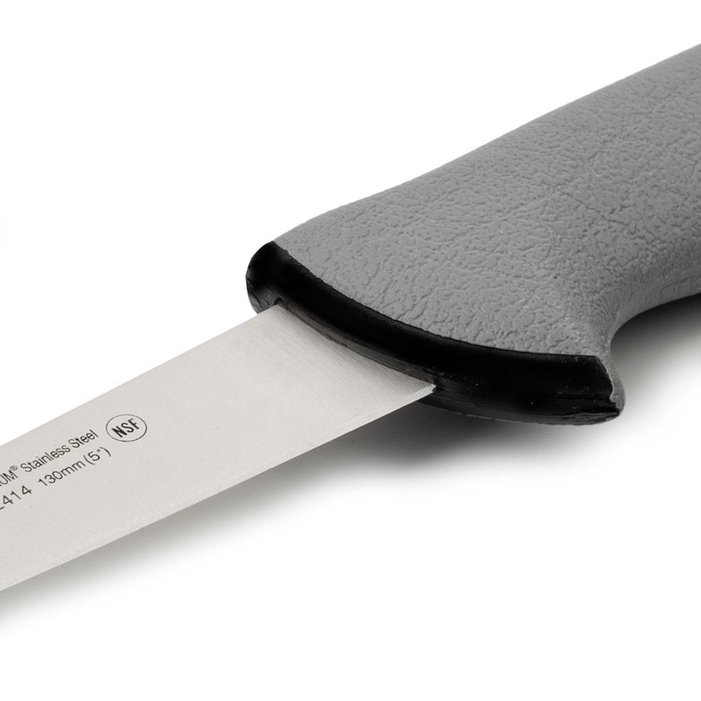 Coltello da macellaio Arcos con lama da 13 cm e manico nero a doppia iniezione