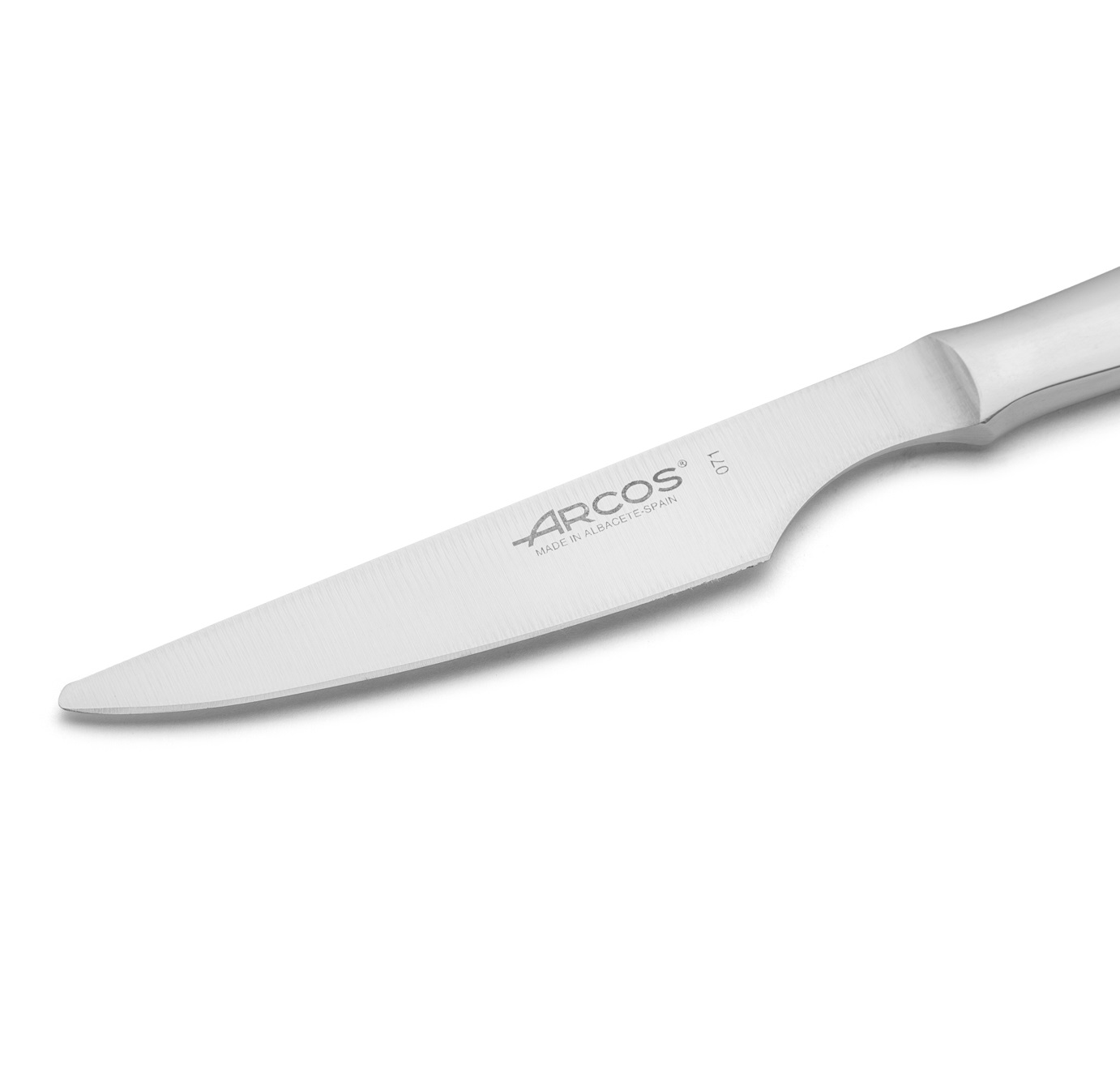 12 Arcos 220mm steak knives, stainless steel with a smooth edge
