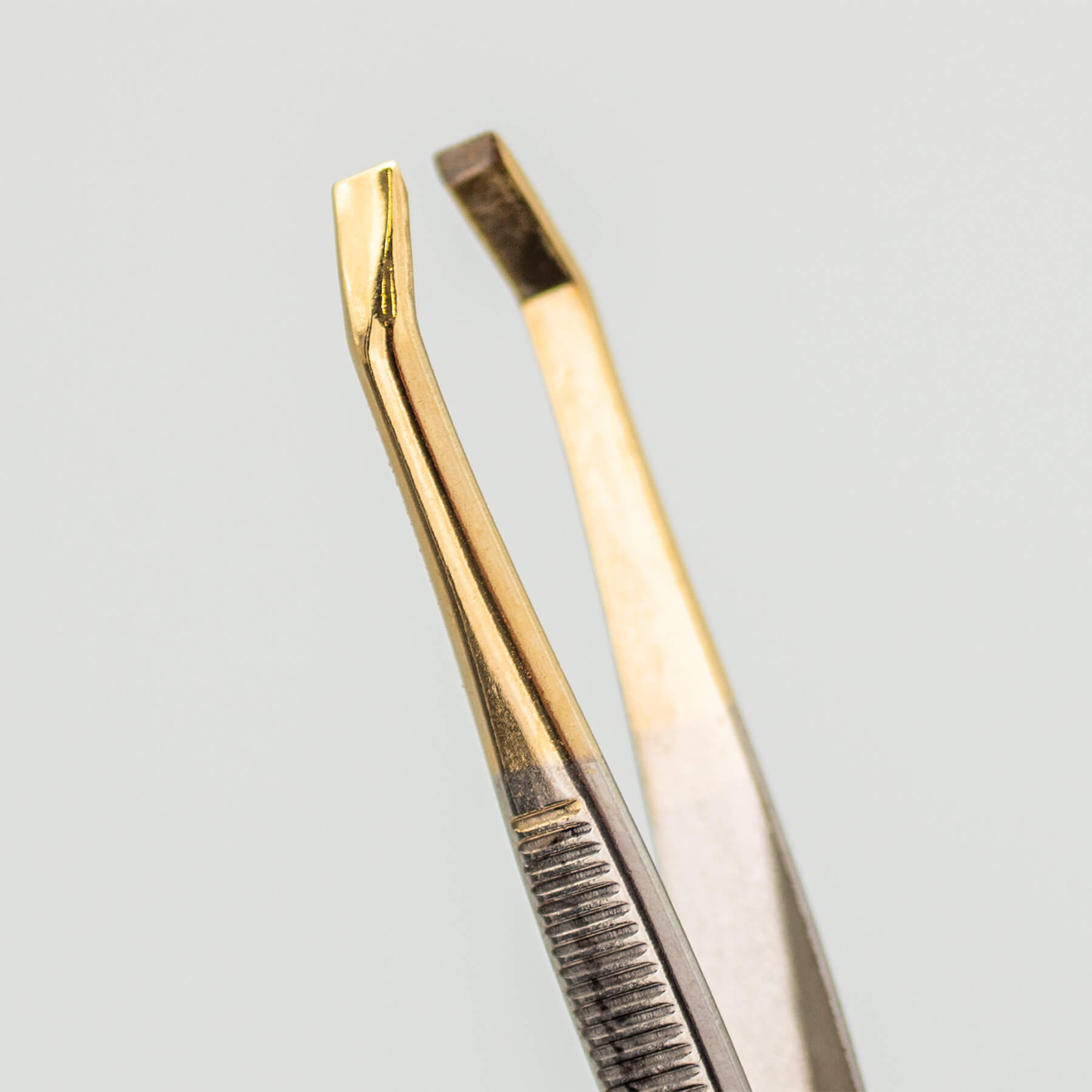 Pince à épiler 3Claveles en acier au carbone en forme de crabe avec embouts dorés, emballage blister