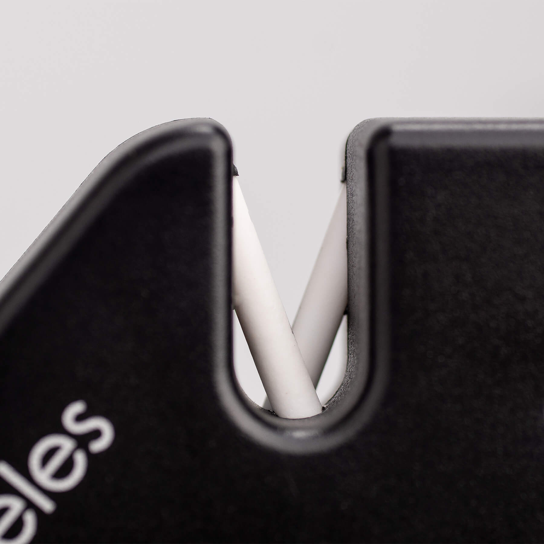 Affûteur de couteaux et de ciseaux forgés ou sécateur à 3 Claveles