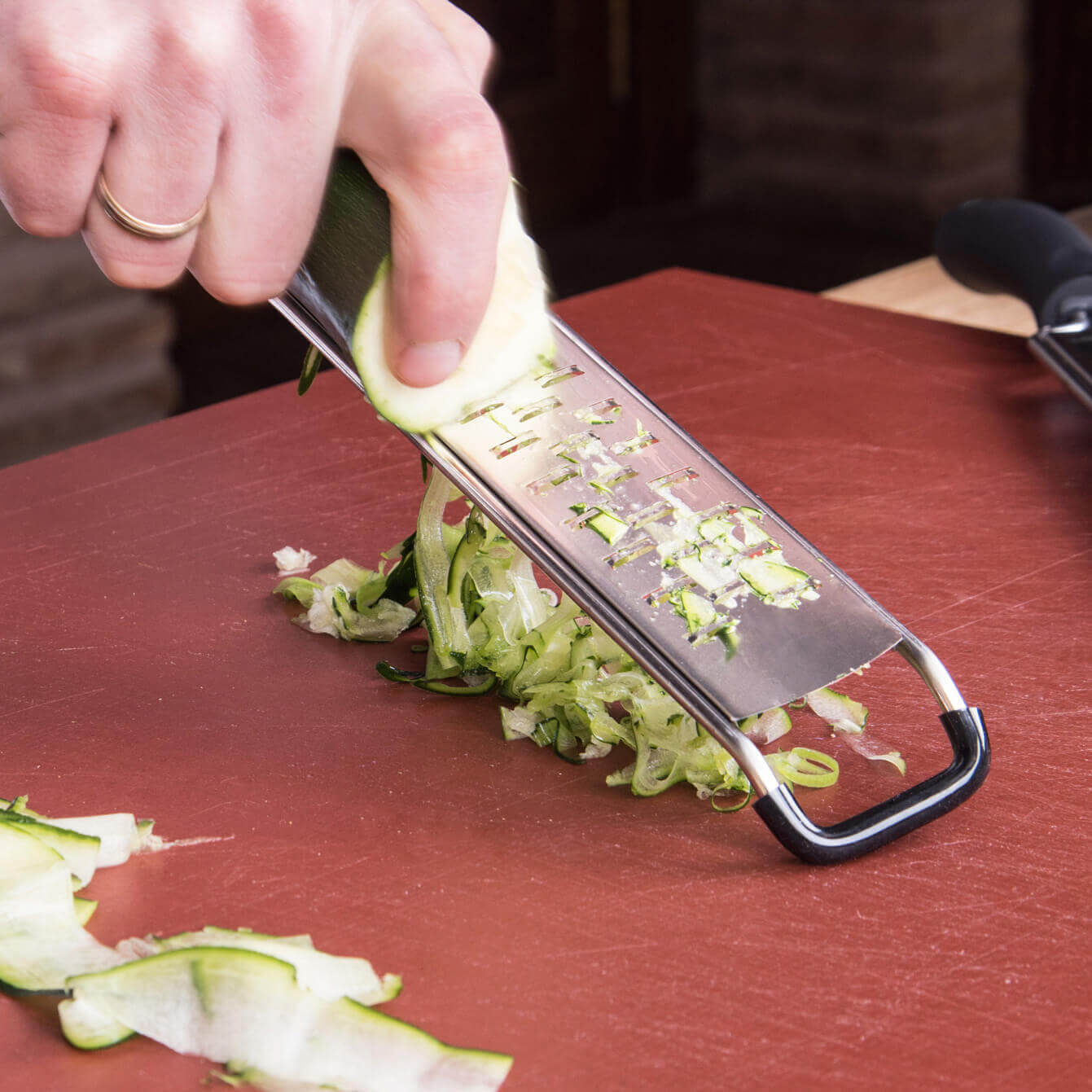 3Claveles Stainless Steel Fine Julienne Grater with TPR and Polypropylene Handle