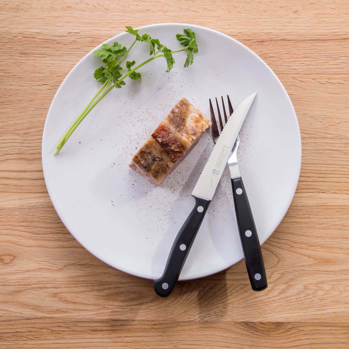 9cm Uniblock Table Fork with Black Pom Handle 3 Claveles