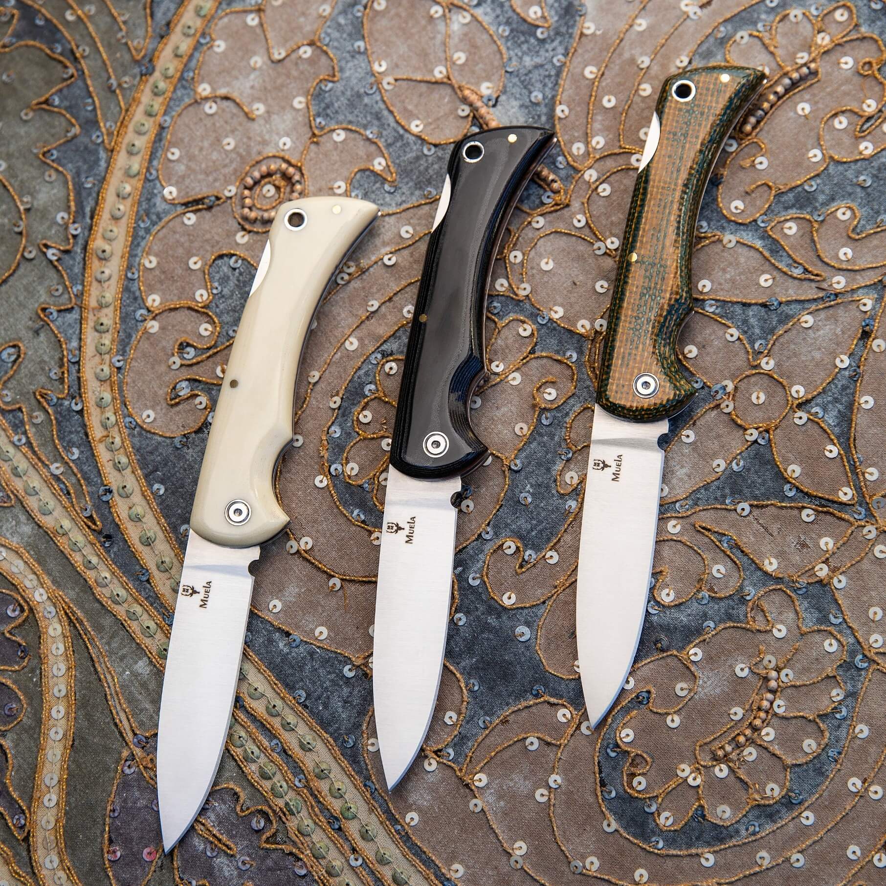 Muela BX-9 Taschenmesser mit grünem Micarta-Griff und 9 cm langer Drop-Point-Klinge mit hinterer Verriegelung