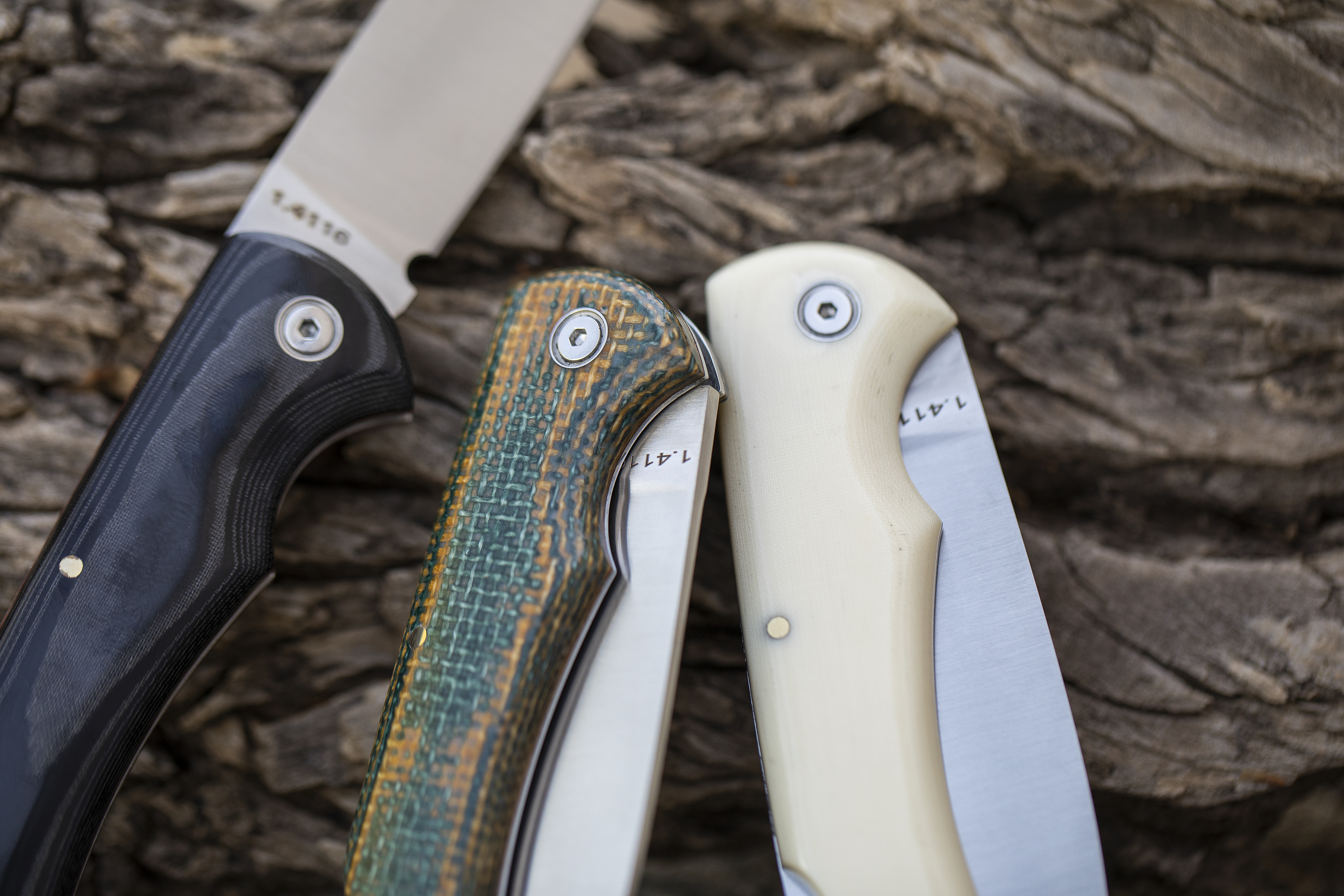 Muela BX-9 Taschenmesser mit grünem Micarta-Griff und 9 cm langer Drop-Point-Klinge mit hinterer Verriegelung