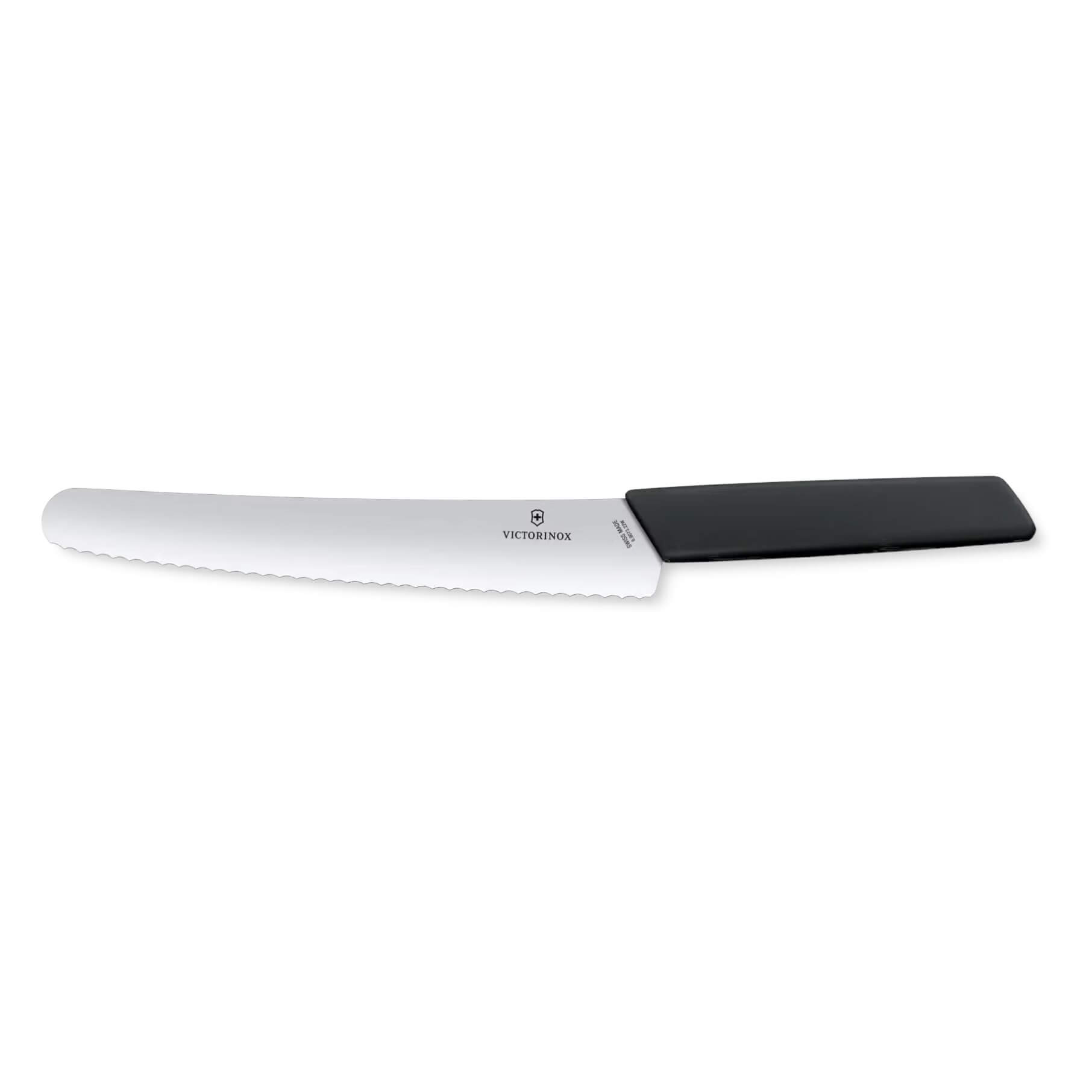 Cuchillo para pan y pastelería Victorinox Swiss Modern con hoja dentada de 22 cm y mango negro
