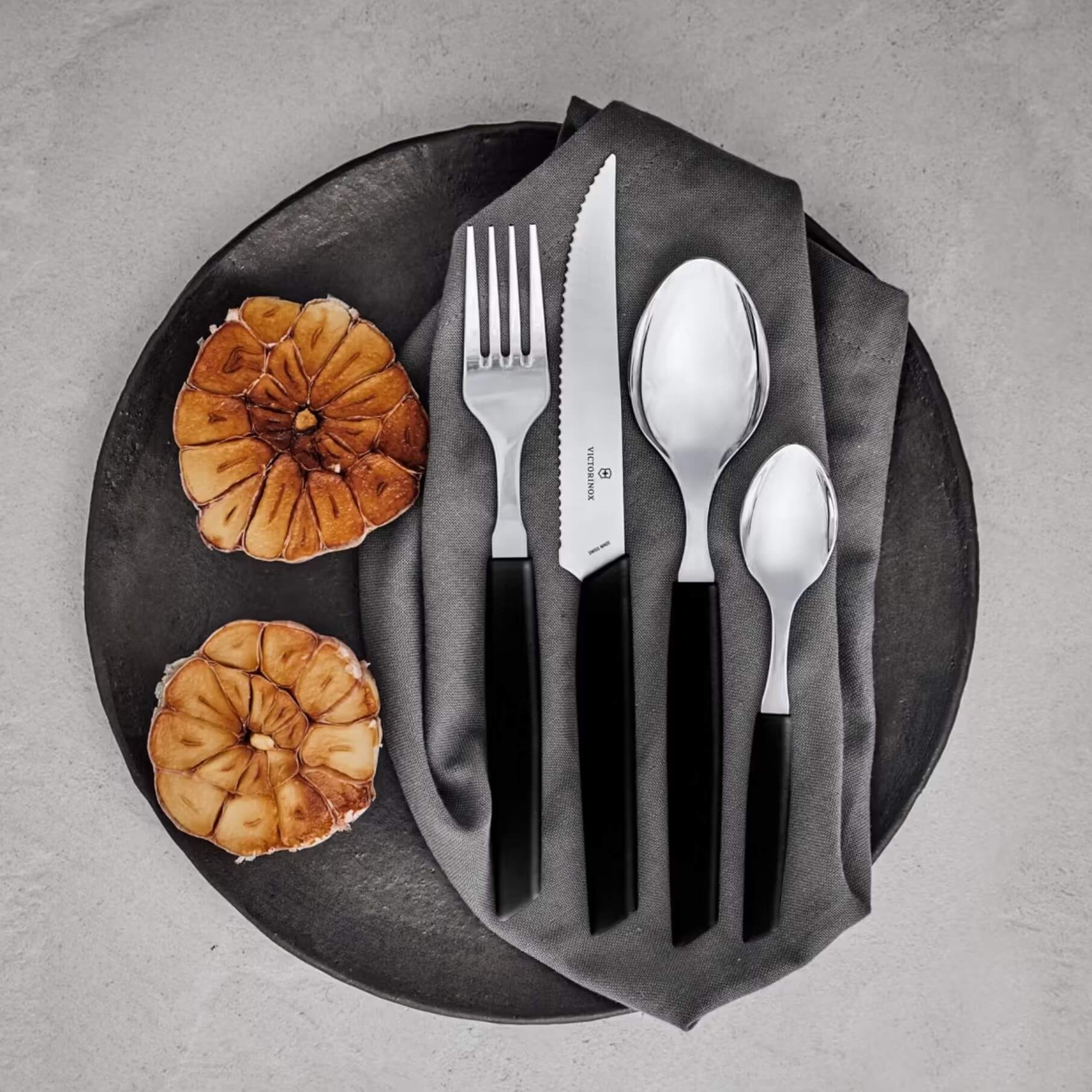 Cuchara para café Victorinox Swiss Modern con mango negro