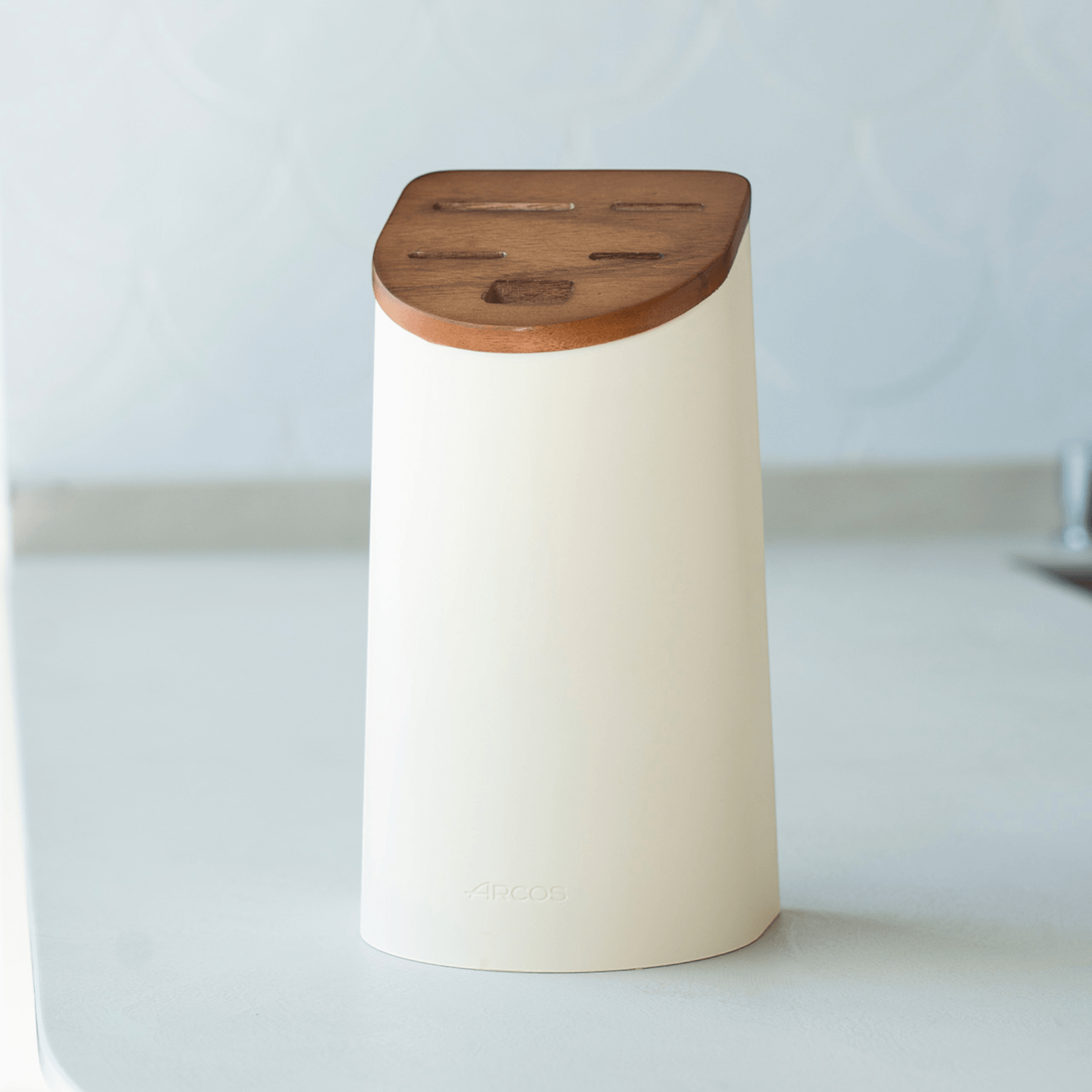 Bloc à couteaux Arcos beige avec couvercle en bois d'acacia