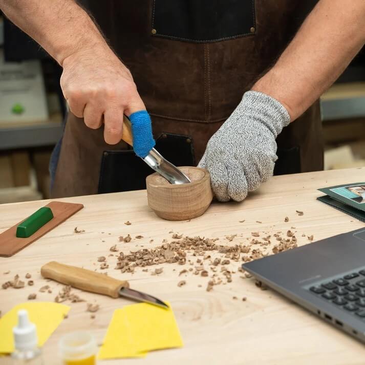 Kit de tallado Kuksa de nogal con cuchillos