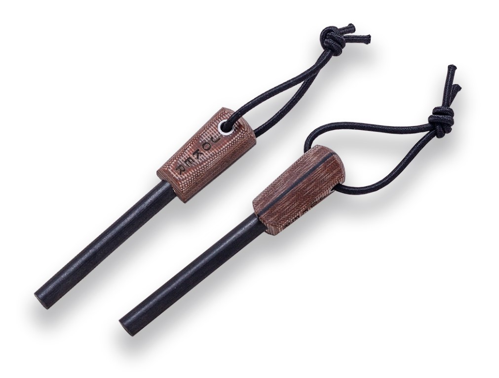 Coltello Joker BS9 Ember F bushcraft con manico in noce e lama Sandvik 14C28N con pietra focaia