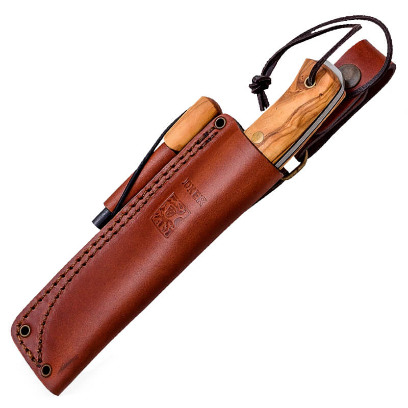 Cuchillo bushcraft Joker BS9 Ember F con mango de madera de olivo y hoja de Sandvik 14C28N con pedernal
