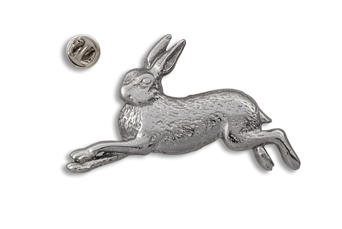 Pin de liebre Albainox con dimensiones de 2,5 x 4 cm