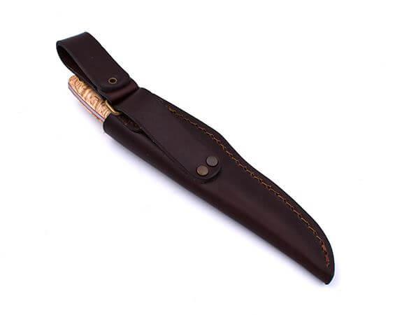 Brisa Trapper 95 con manico in legno di betulla riccio stabilizzato e lama in acciaio al carbonio scandi O1 con fodero Trapper