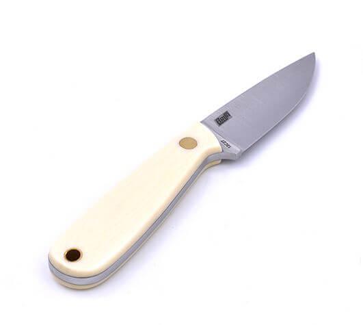 Cuchillo de cuello Brisa Necker 70 con puño de micarta marfil con funda de piel