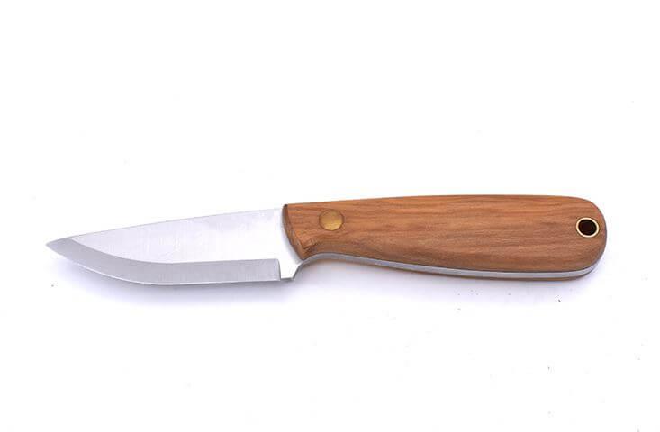 Cuchillo de cuello Brisa Necker 70 Scandi con puño de madera de olivo y funda multicarry
