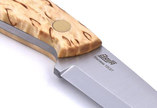 Coltello da collo Brisa Necker 70 Scandi con manico in legno di betulla riccio e fodero in pelle