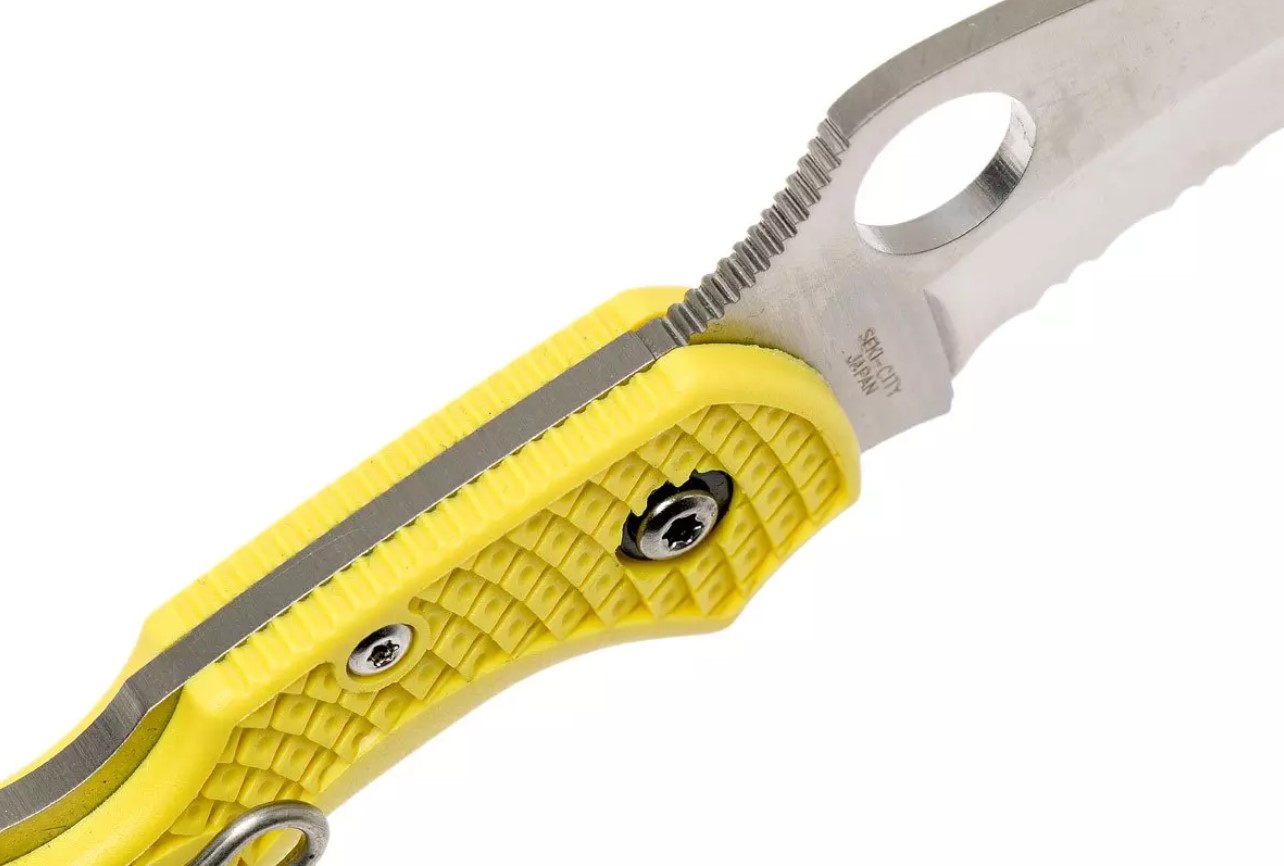 Navaja táctica Spyderco Dragonfly 2 Salt con mango de FRN amarillo y hoja acero H1 con filo SpyderEdge