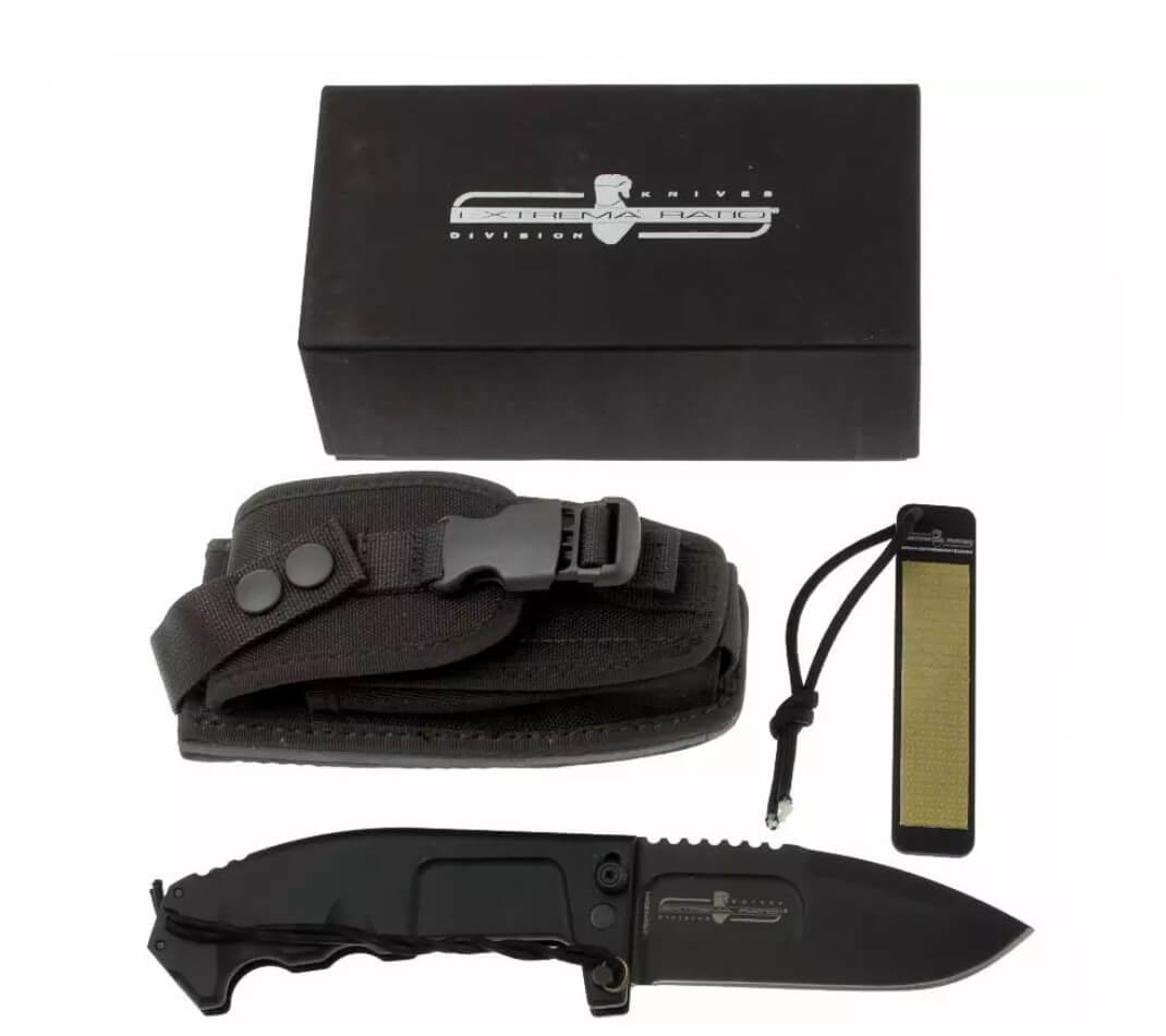 Navaja táctica y de supervivencia RAO II. Hoja de 119 mm en acero Böhler. Cuenta con funda y afilador.