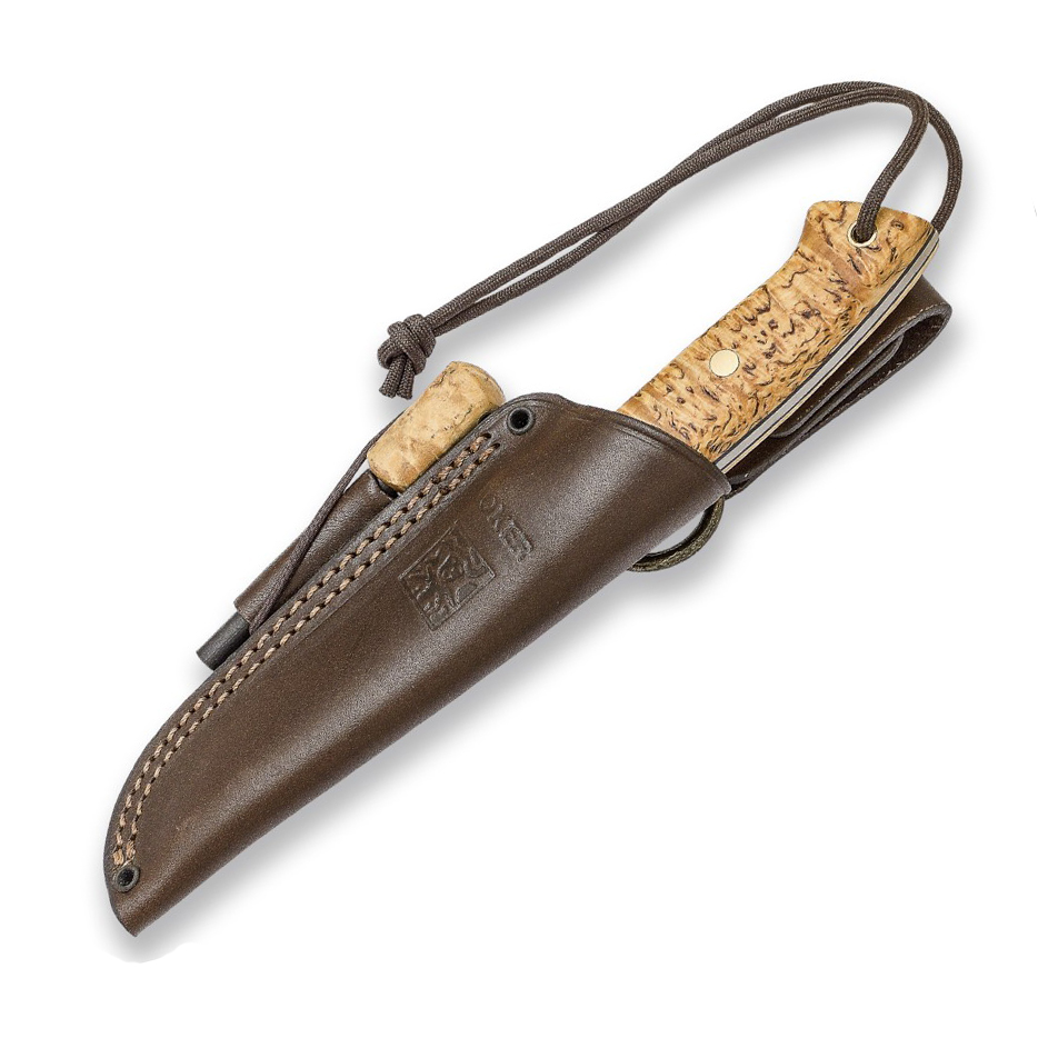 Faca Joker Ranger com cabo em madeira de bétula encaracolada. Inclui bainha em pele de vaca com pederneira.