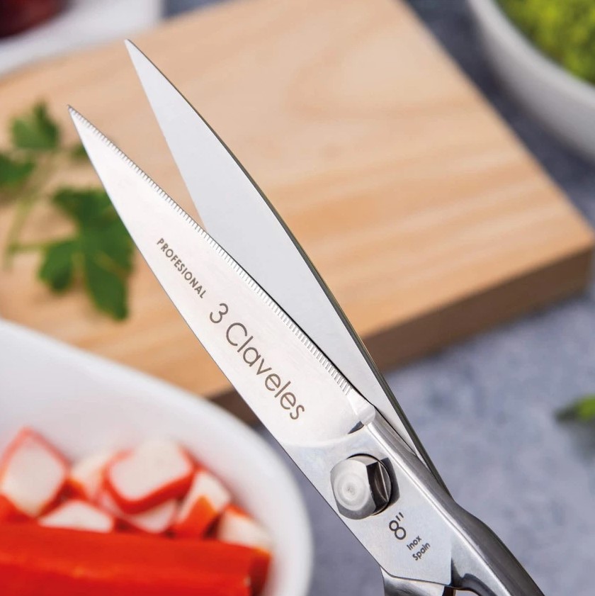 Tesoura de cozinha Master 8" em aço inoxidável com acabamento brilhante