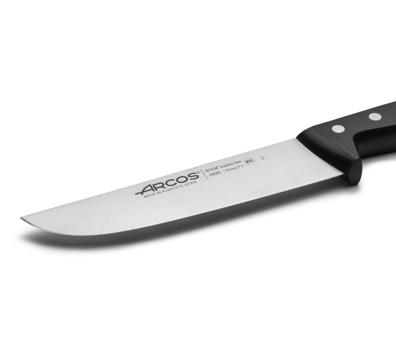 Cuchillo Carnicero recto Arcos Universal con hoja de 17.5 cm y mango de Polioximetileno