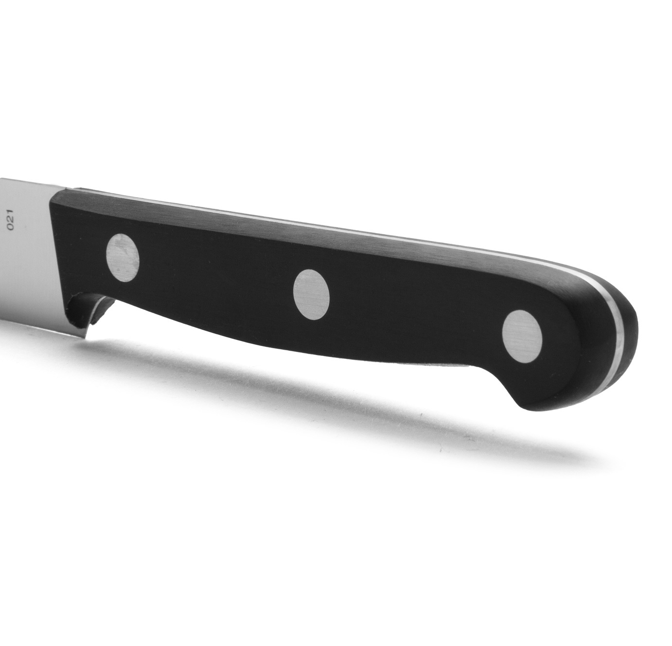 Cuchillo cocinero Arcos Universal con mango de polioximetileno negro y hoja ancha de 100 mm