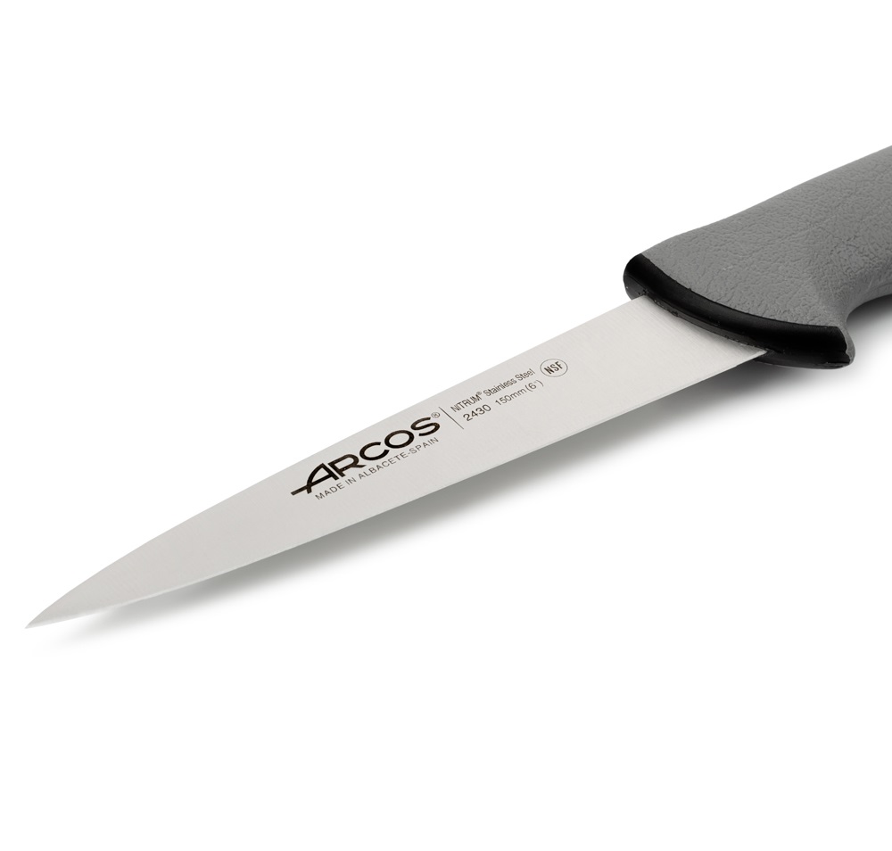 Cuchillo carnicero Arcos con hoja puntiaguda de 15 cm Colour prof mango doble inyección negro