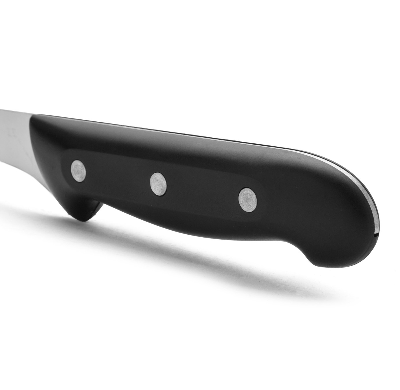 Faca de desossar Arcos Maitre com cabo em polipropileno preto e lâmina de 160 mm