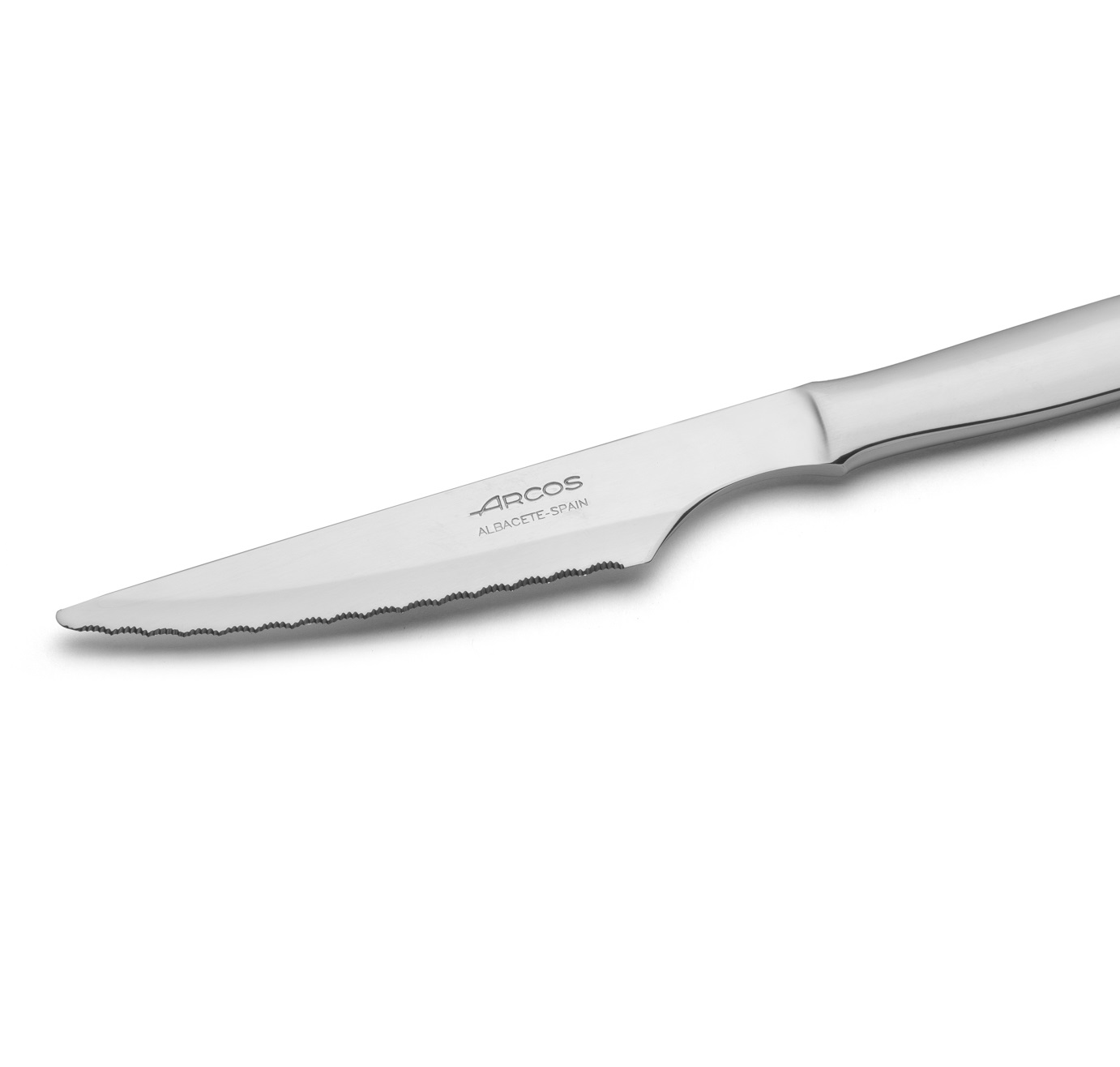 Set de 6 cuchillos de mesa dentado Arcos con acero inoxidable monoblock