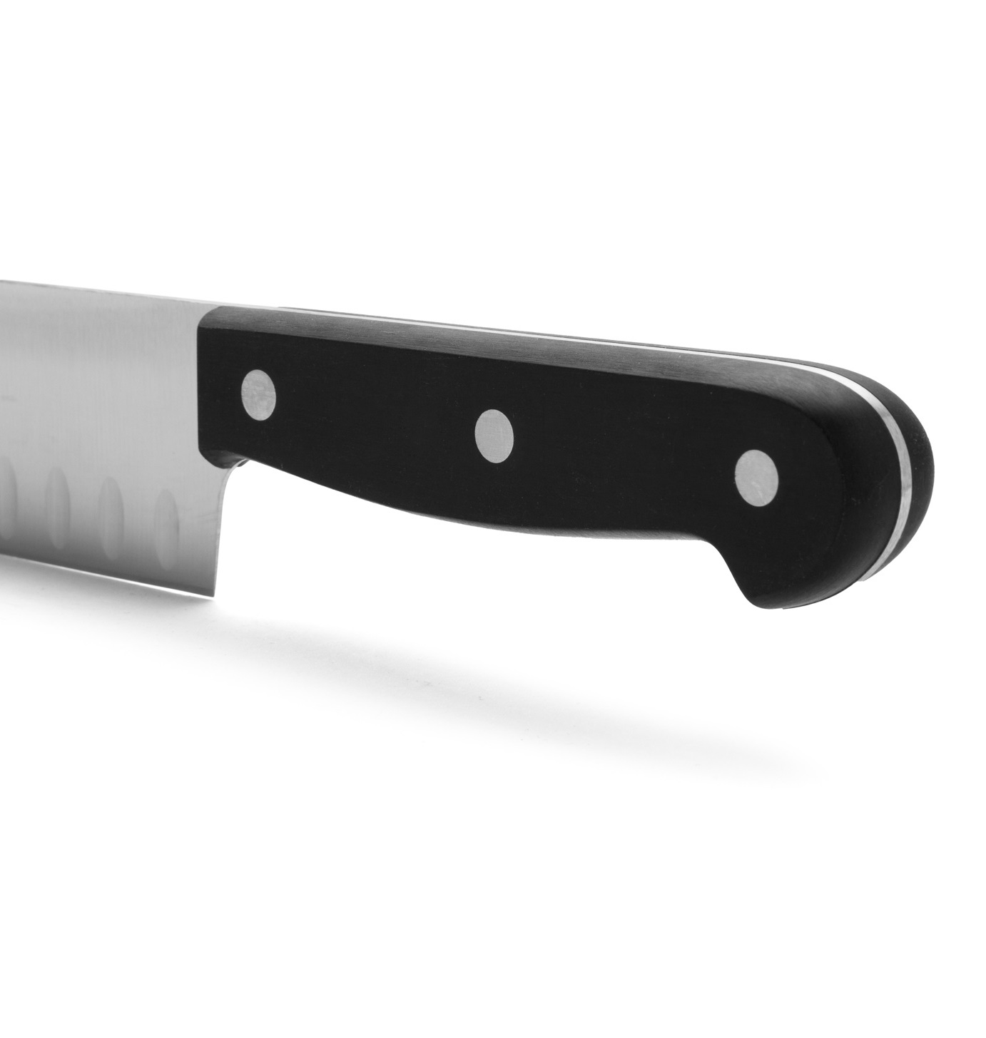 Arcos Universal Santoku-Messer mit 170 mm langer, durchgehender Hohlkernklinge und schwarzem Polypropylengriff