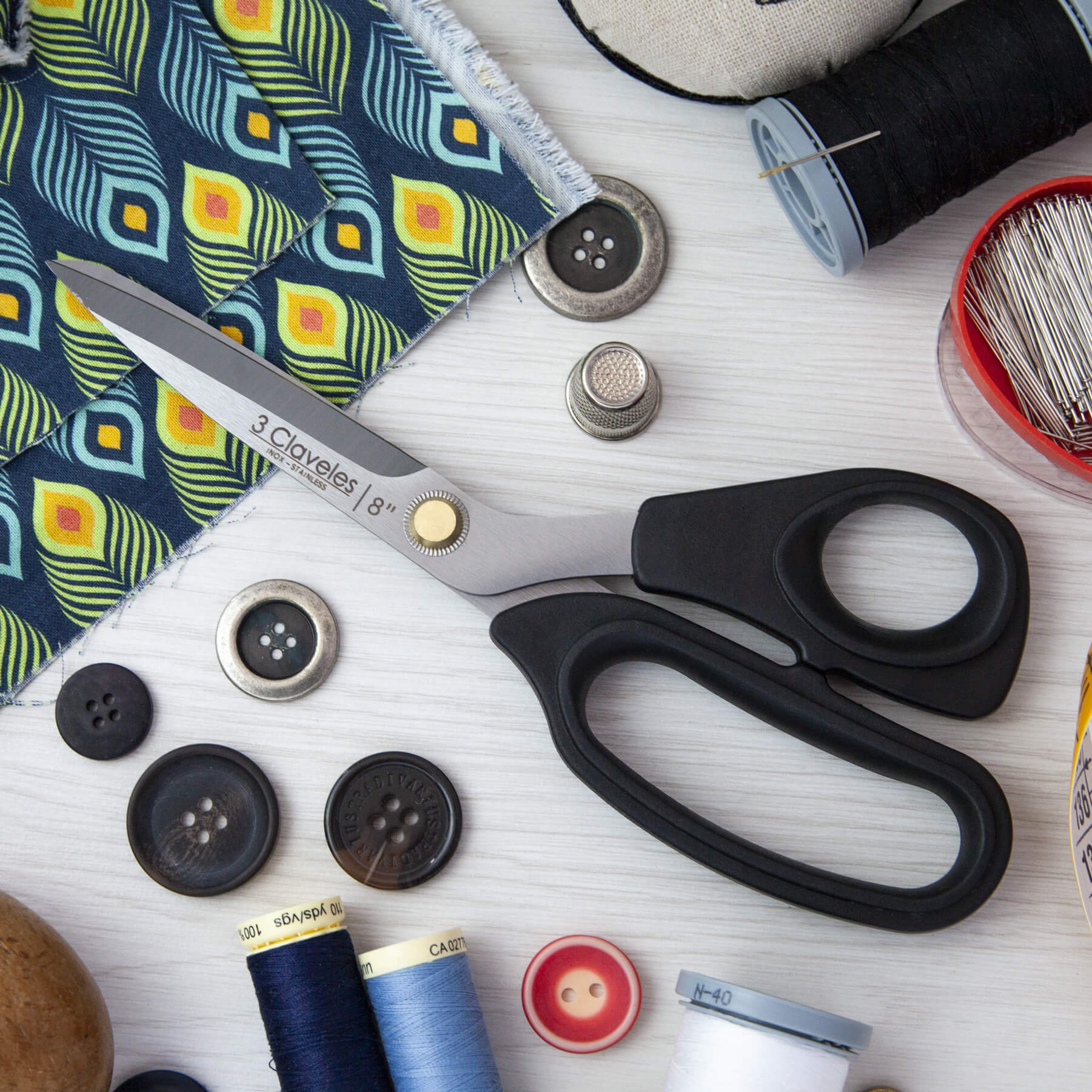 Mehrzweck-Nähschere 20 cm mit schwarzem TPR-Thermoplastgriff 3 Claveles