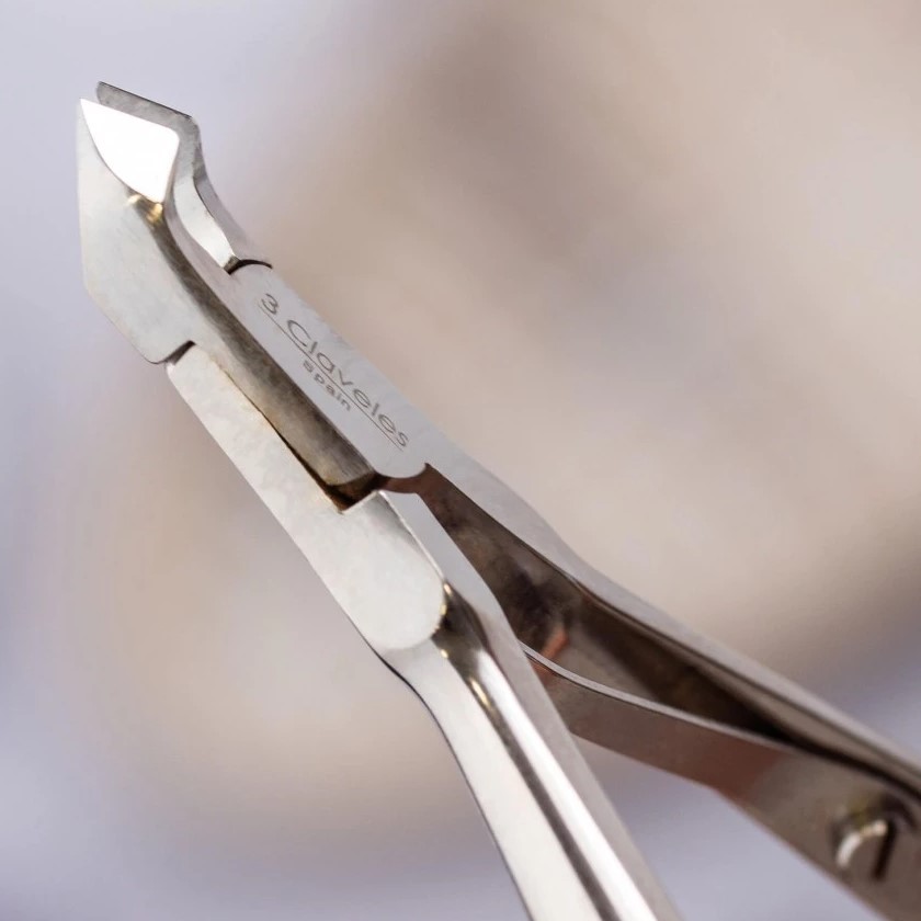 Präzisions-Nagelhautzange mit 5 mm Schnitt 3 Claveles