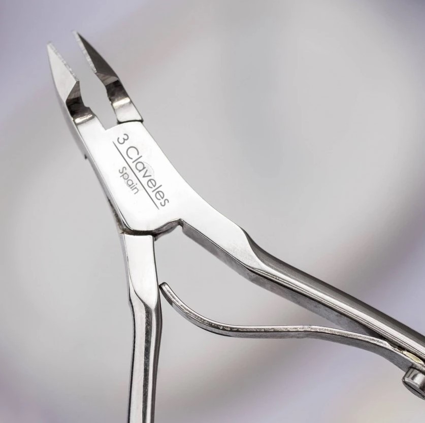 Alicate para cutículas de 10 cm con 7 mm de corte 3 Claveles
