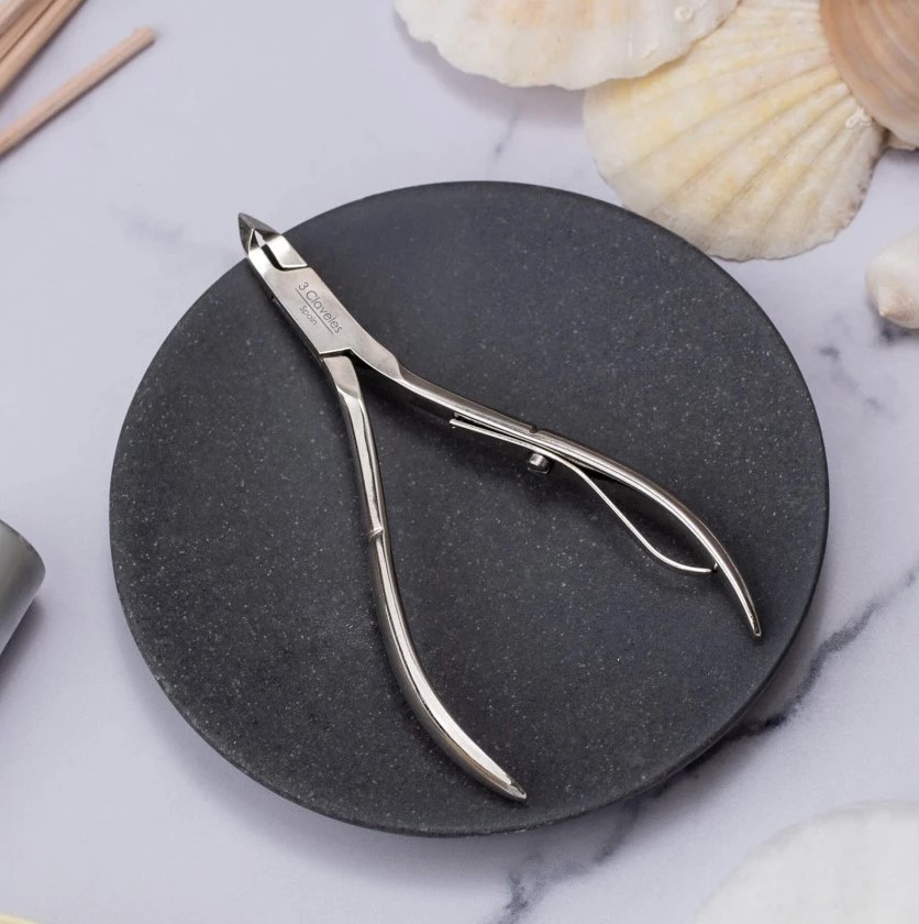 Alicate para cutículas de 10 cm con 5 mm de corte 3 Claveles