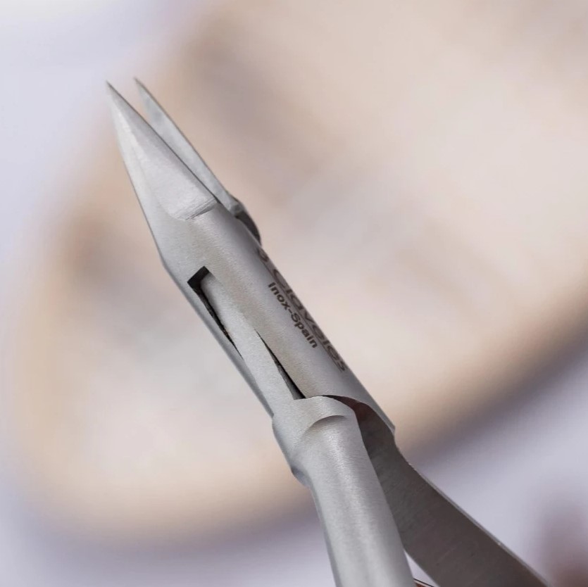 Zange für eingewachsene Zehennägel aus Edelstahl und Kobalt 3 Claveles 11,5 cm