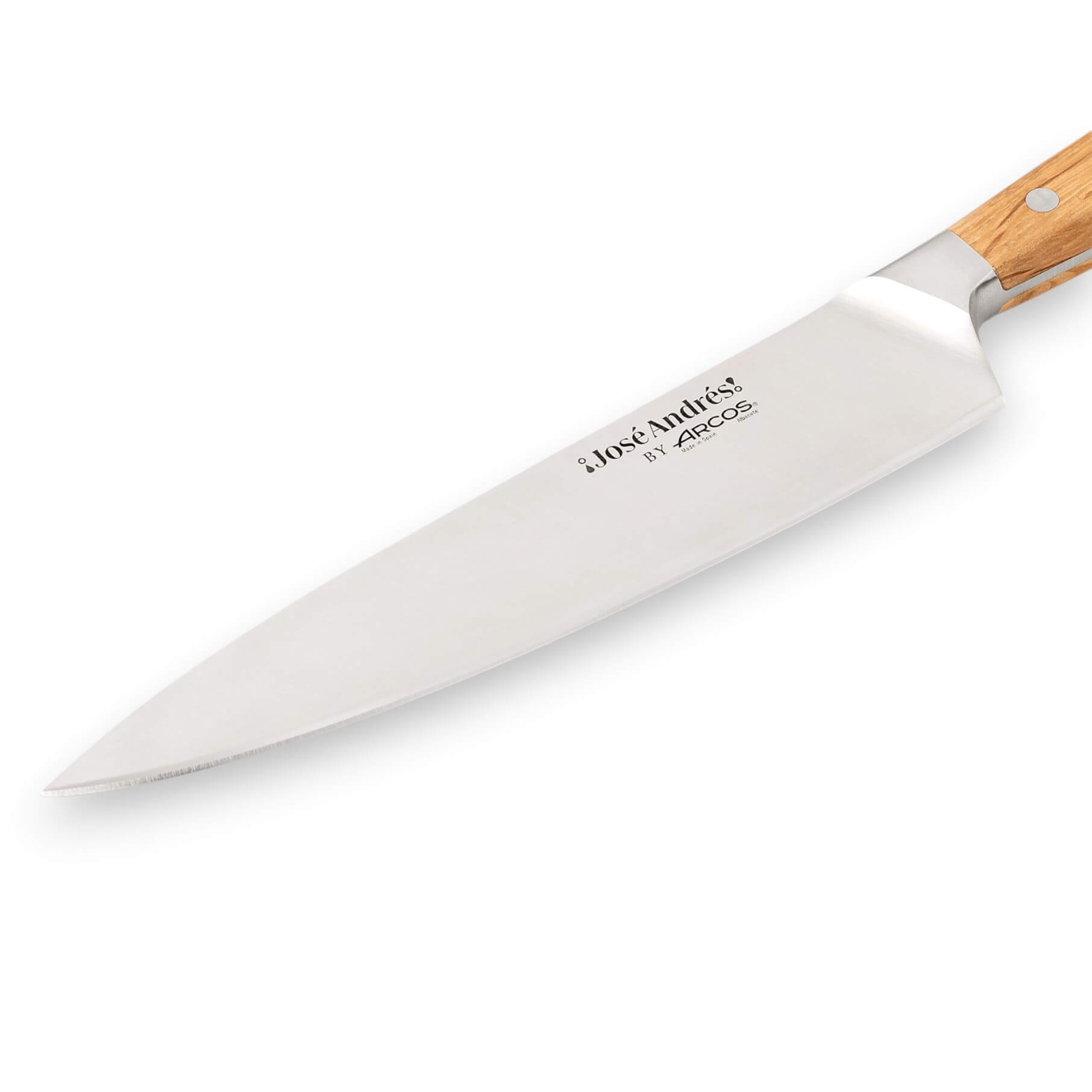 Cuchillo cocinero con hoja de 21 cm y mango de madera de encima Arcos serie José Andrés