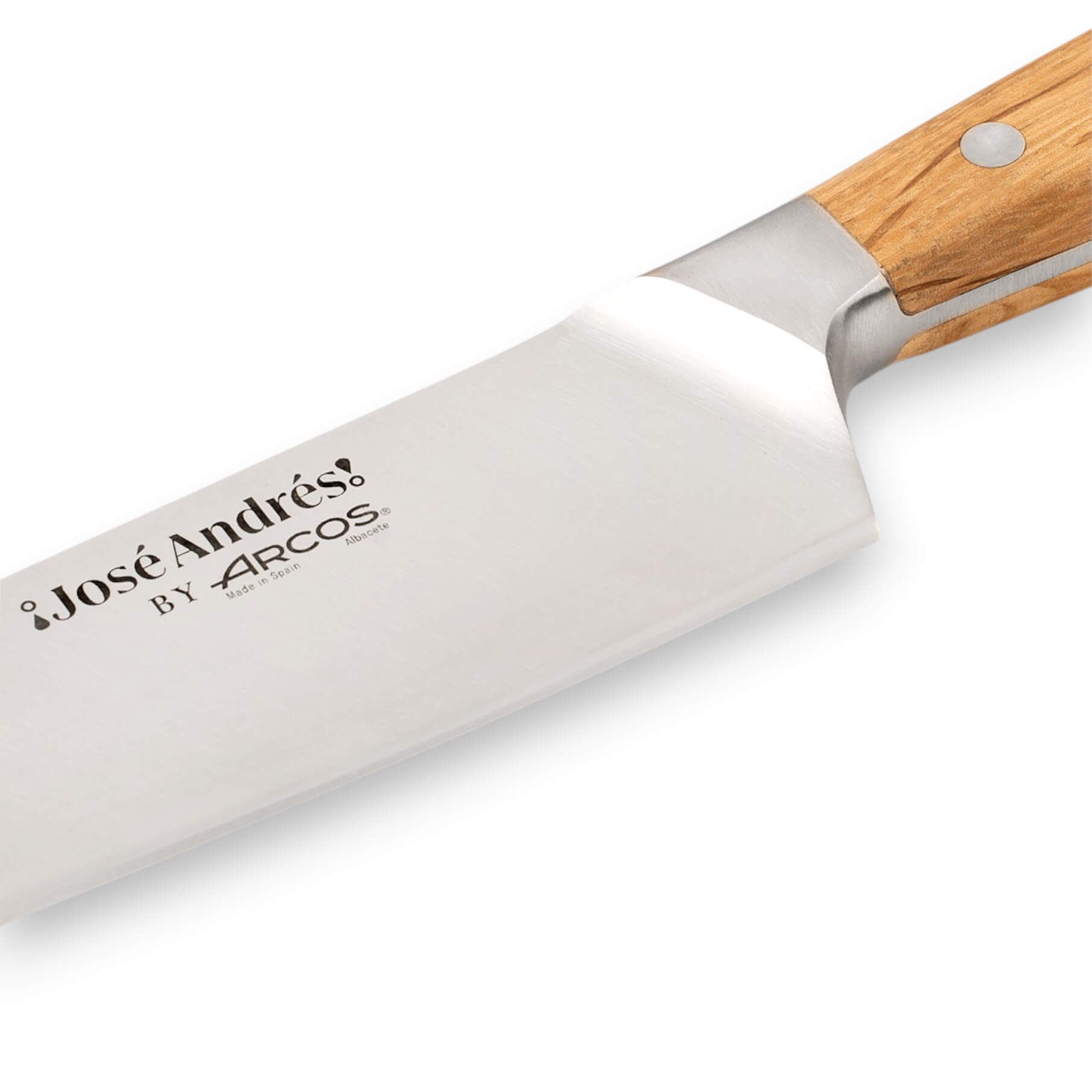 Cuchillo cocinero con hoja de 21 cm y mango de madera de encima Arcos serie José Andrés