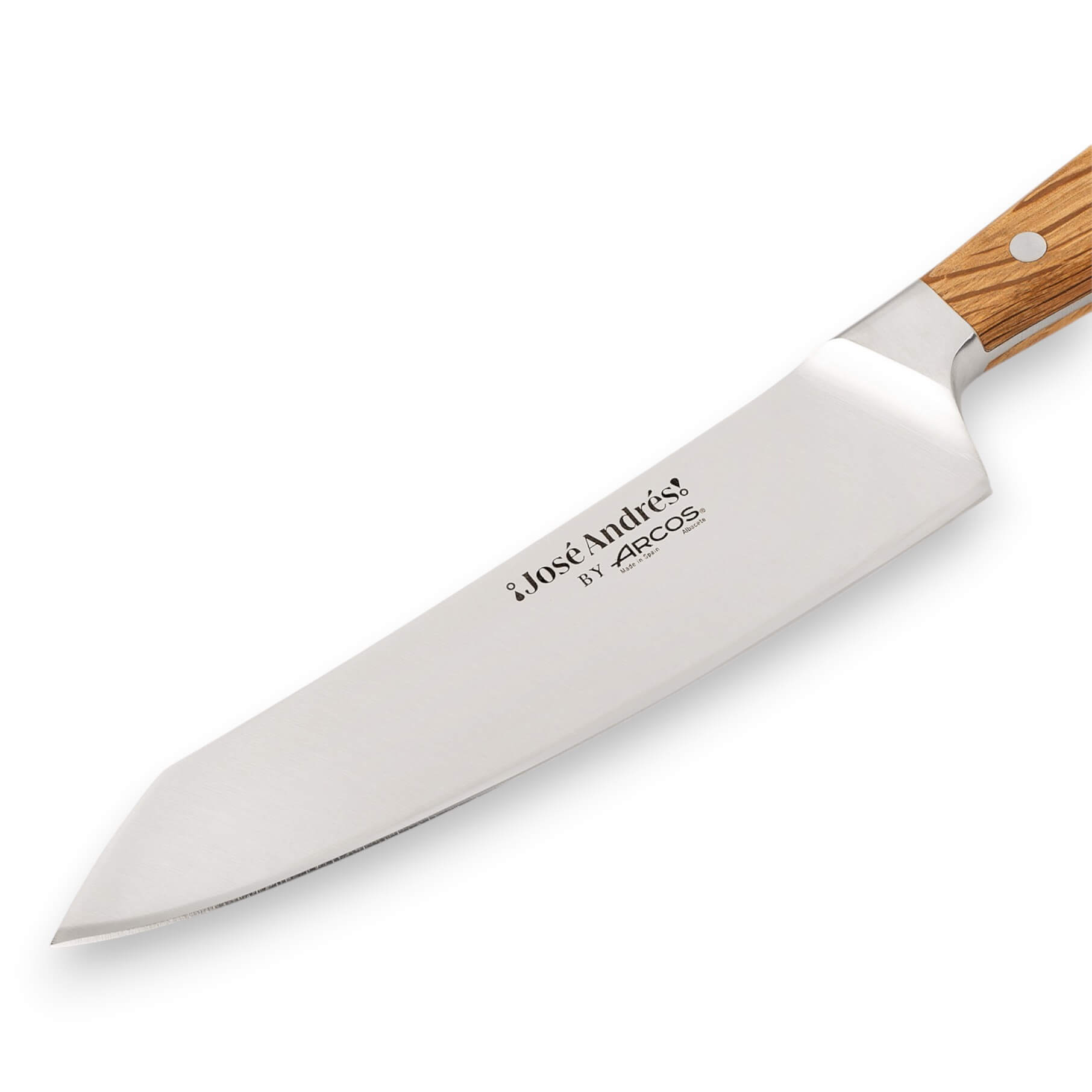 Rocking Santoku knife with 19 cm blade and oak wood handle Arcos José Andrés series