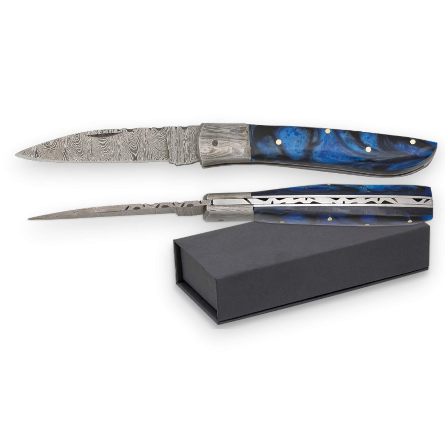 Pocket knife with a 9-cm, 312-layer Damascus blade and a blue resin handle