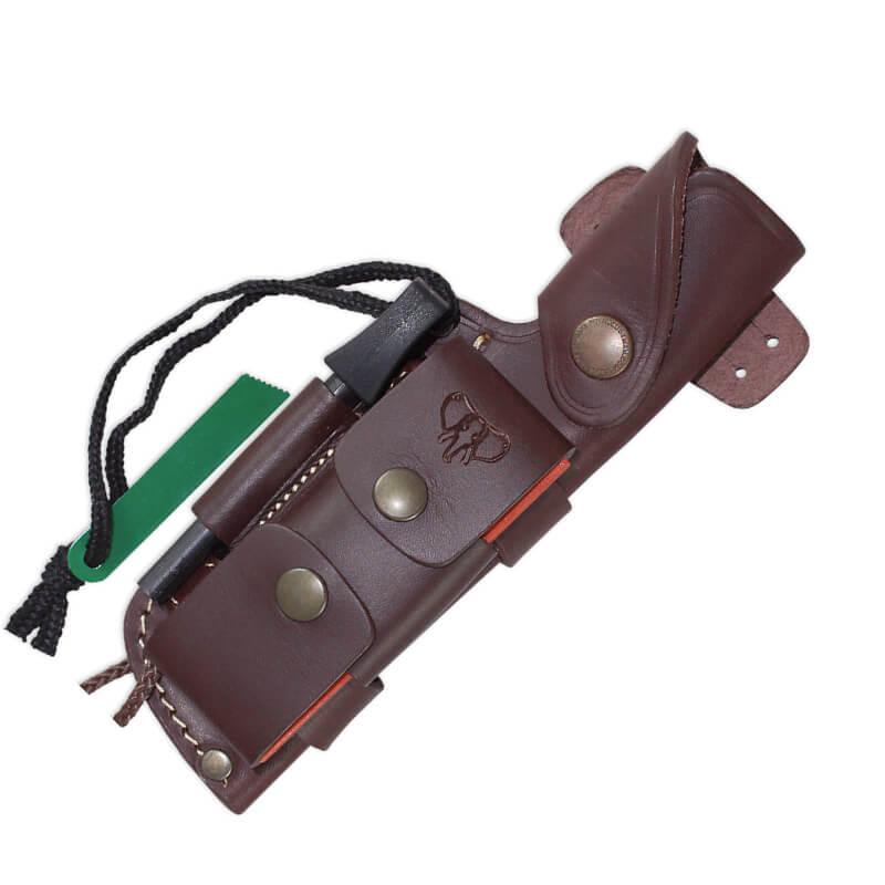 Cuchillo Bushcraft con hoja de acero Böhler N695 de 11 cm. Cachas en micarta marrón y funda de cuero con kit completo incluida.