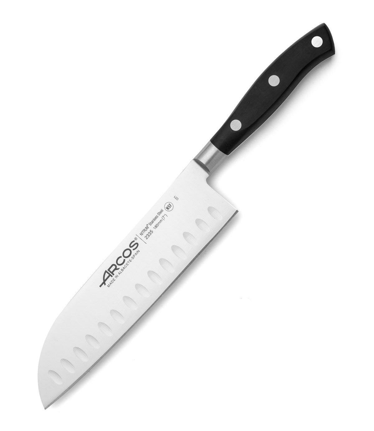 Cuchillo Santoku alveolado Arcos Riviera con hoja de 18 cm