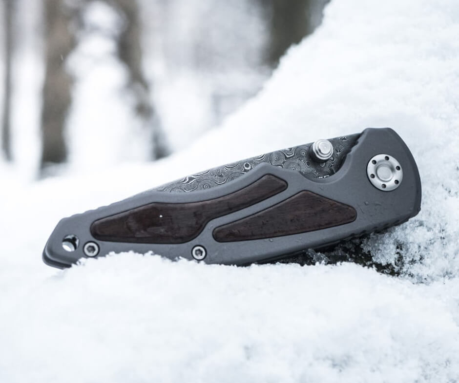 Coltellino Boker Leopard-Damast I con lama in damasco e manico in alluminio e legno di ziricote