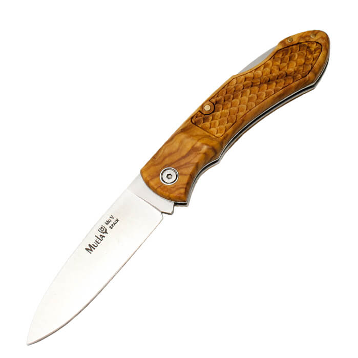Knife with locking system with carved olive wood handles with 8 cm blade.