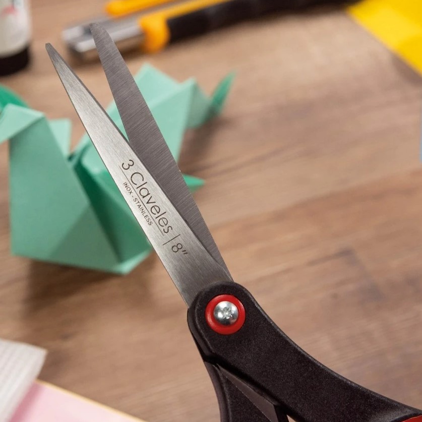 Vielseitig einsetzbare Schere 20 cm mit ergonomischem Griff 3 Claveles