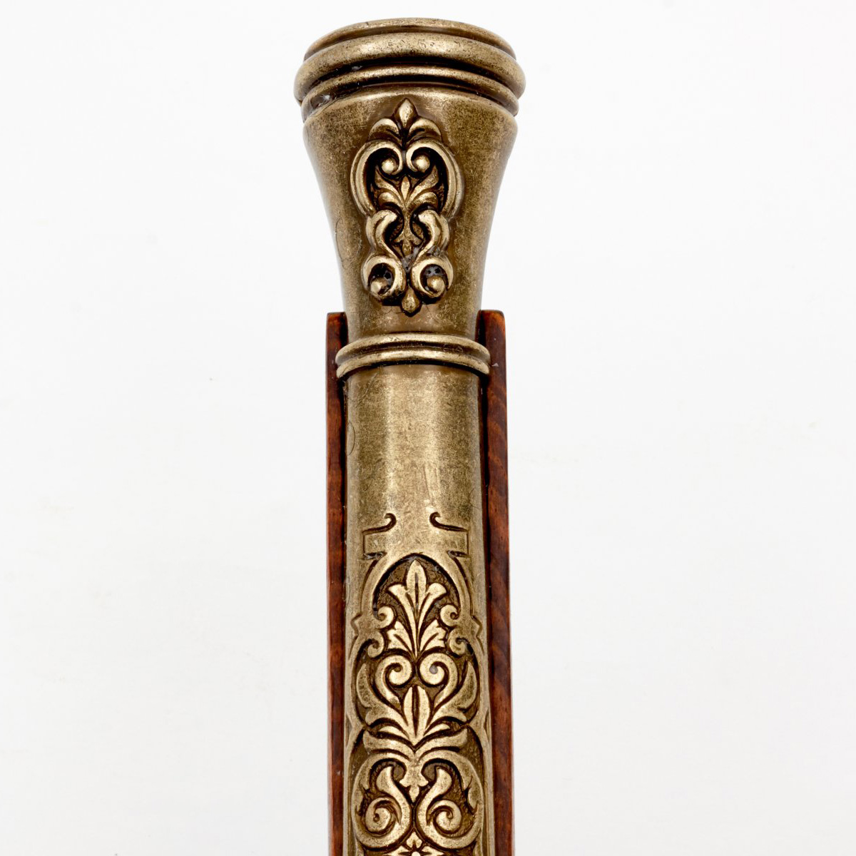 Pistola de percussão pirata em madeira e metal, acabamento em latão, Itália, séc.