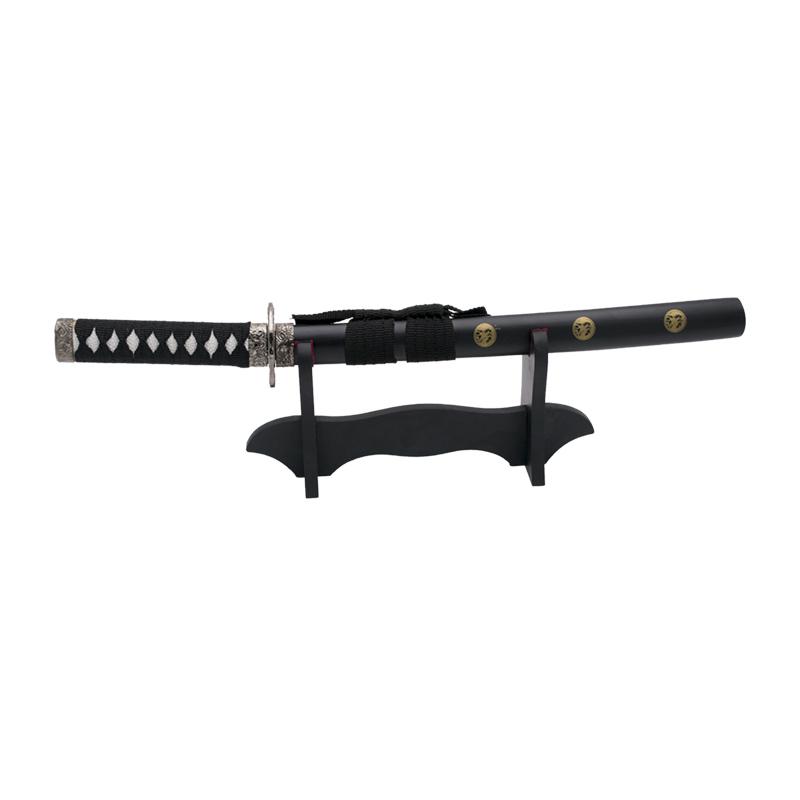 Tanto con vaina negra con decoraciones en dorado